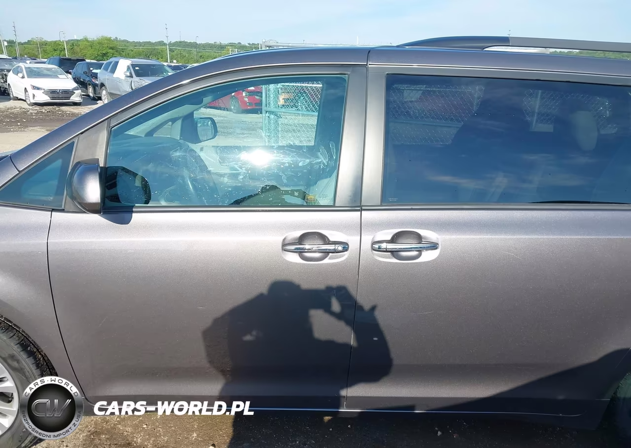 2015 Toyota Sienna Xle 8 Passenger VIN:5TDYK3DC3FS679027 - 14