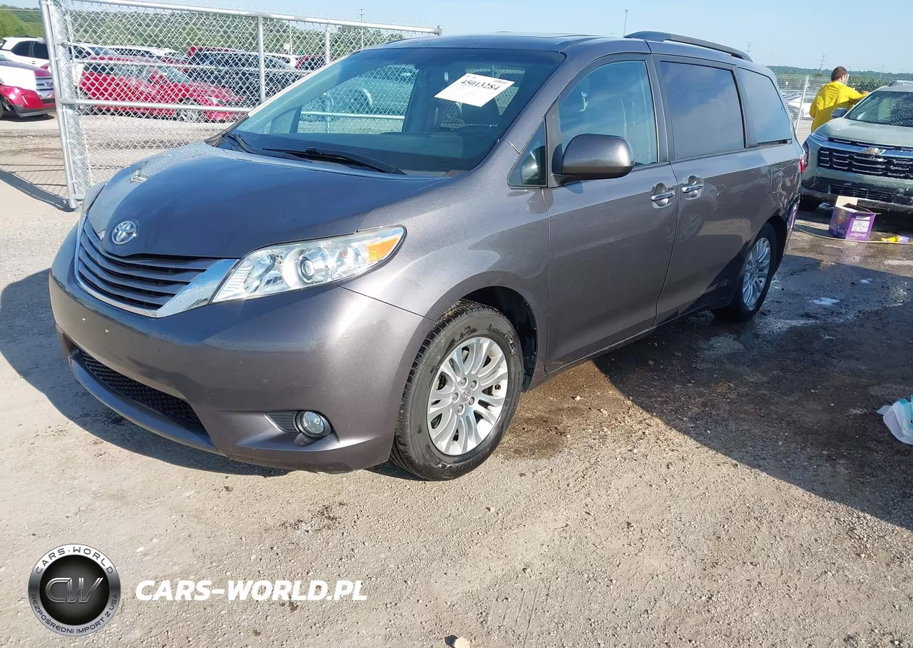 2015 Toyota Sienna Xle 8 Passenger VIN:5TDYK3DC3FS679027 - 2