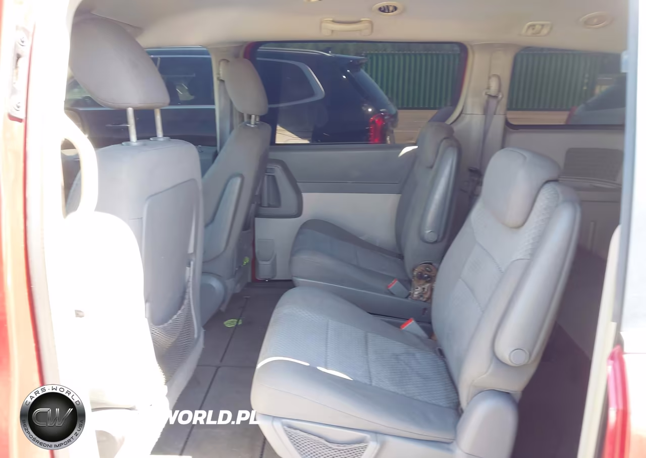 2010 Chrysler Town & Country Lx VIN:2A4RR4DE7AR189869 - 8