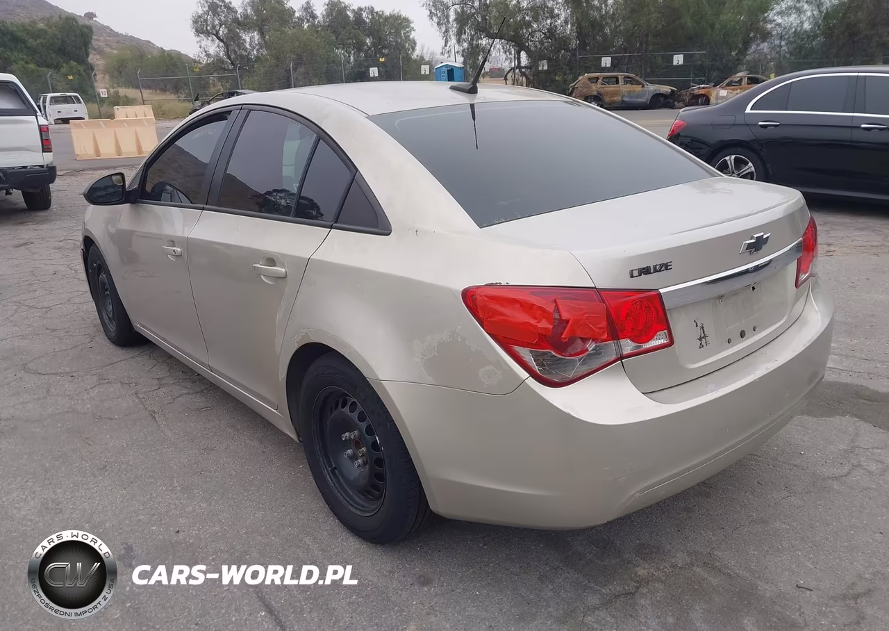 2014 Chevrolet Cruze Ls Auto VIN:1G1PA5SG8E7267705 - 3