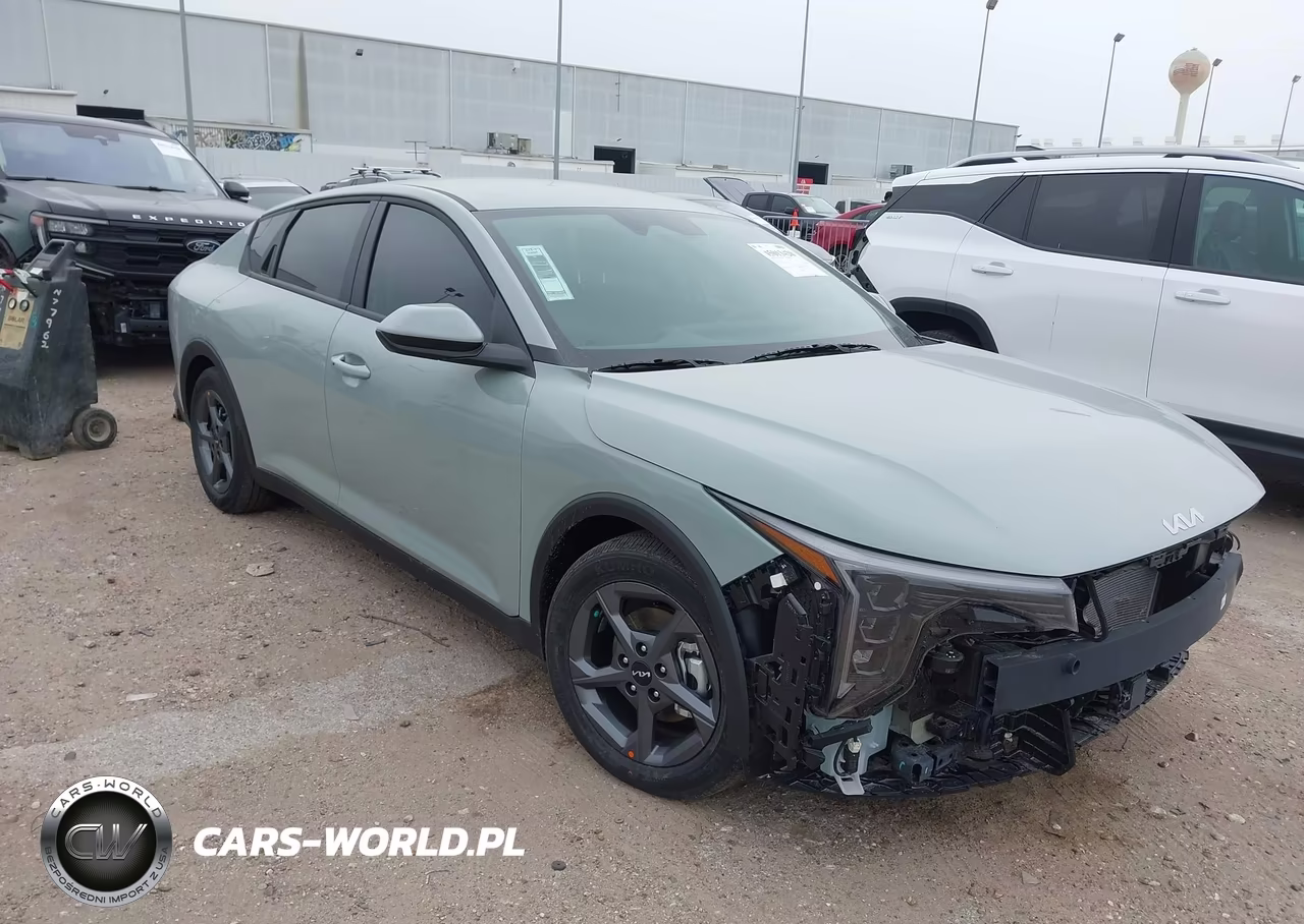 2026 Kia K4 Lxs – zdjęcie 1 z 17