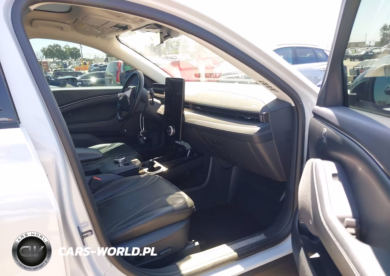 2023 Ford Mustang Mach-E Premium VIN:3FMTK3SU9PMA85013 - 5