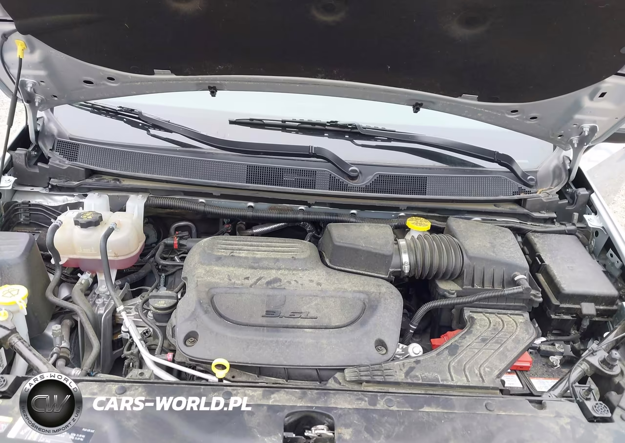 2023 Chrysler Pacifica Touring L VIN:2C4RC1BG2PR535233 - 10
