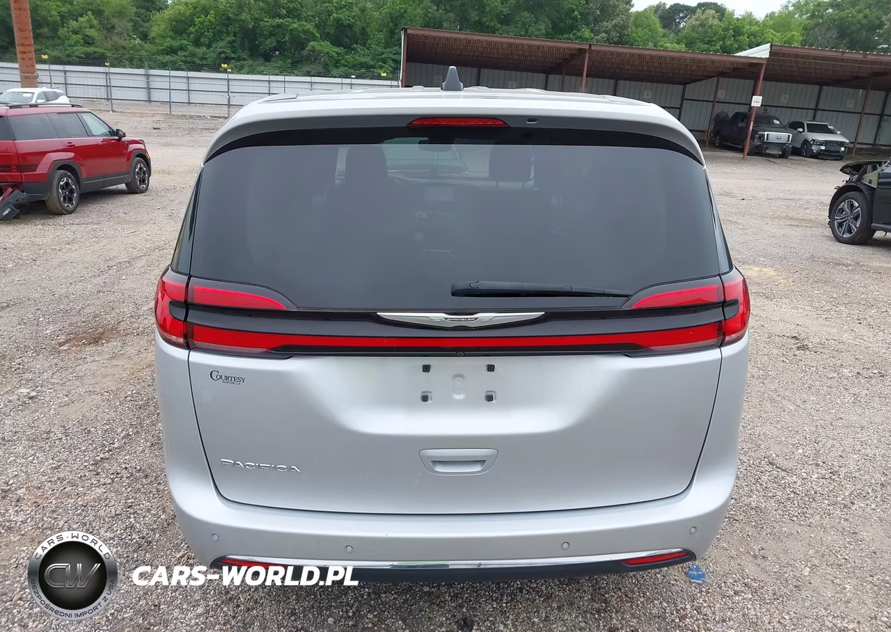 2023 Chrysler Pacifica Touring L VIN:2C4RC1BG2PR535233 - 16