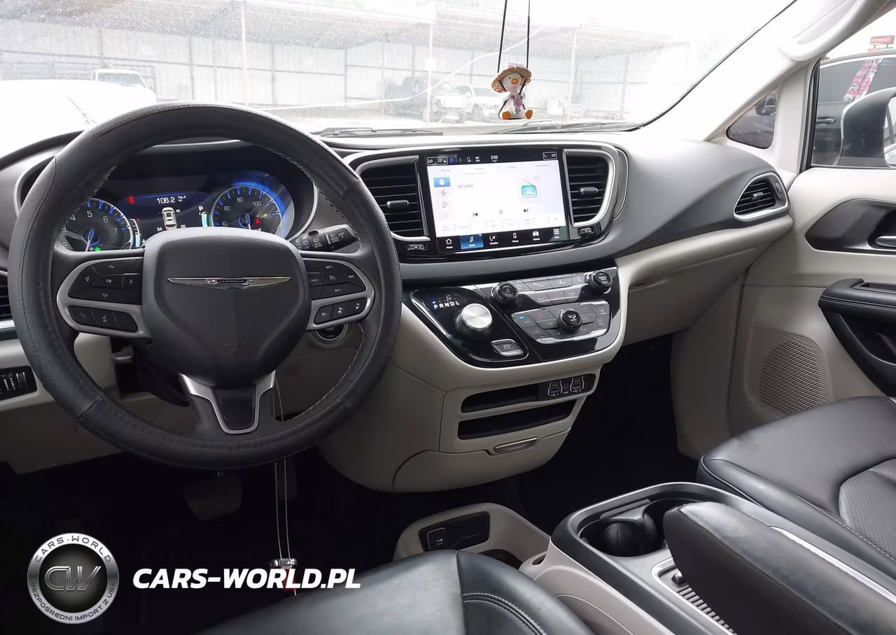 2023 Chrysler Pacifica Touring L VIN:2C4RC1BG2PR535233 - 17