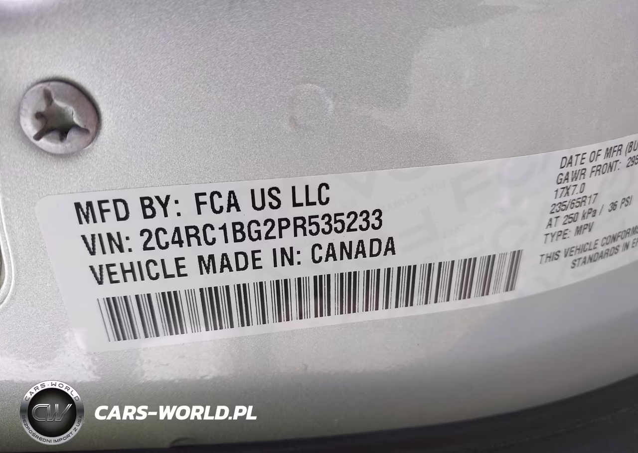 2023 Chrysler Pacifica Touring L VIN:2C4RC1BG2PR535233 - 9