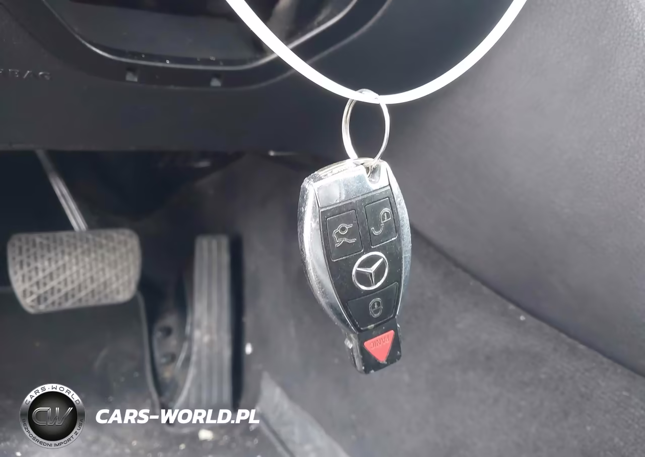 2018 Mercedes-Benz C 300 VIN:55SWF4JB4JU236684 - 11