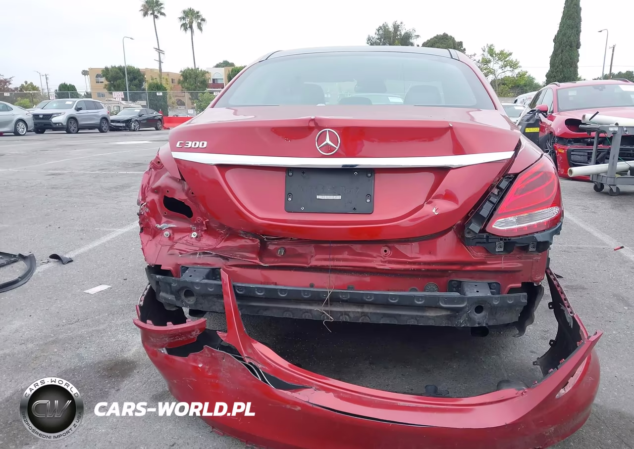 2018 Mercedes-Benz C 300 VIN:55SWF4JB4JU236684 - 17