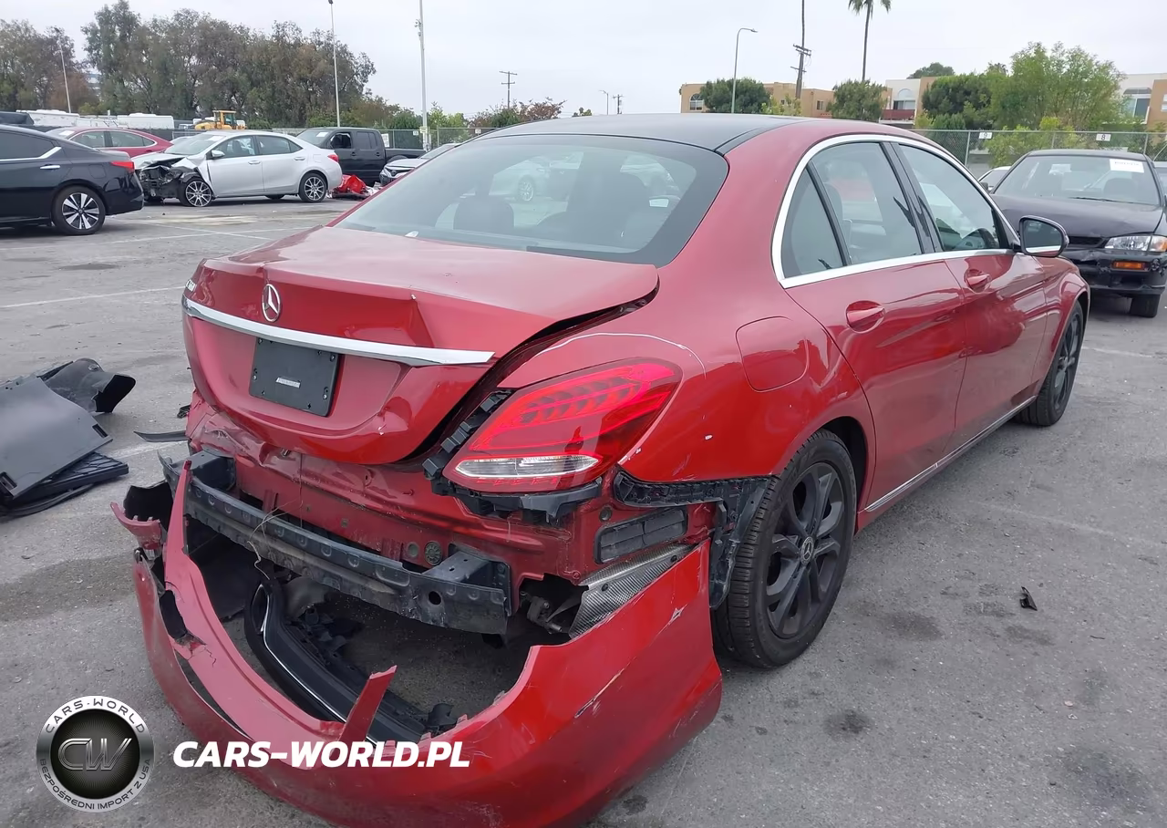 2018 Mercedes-Benz C 300 VIN:55SWF4JB4JU236684 - 4