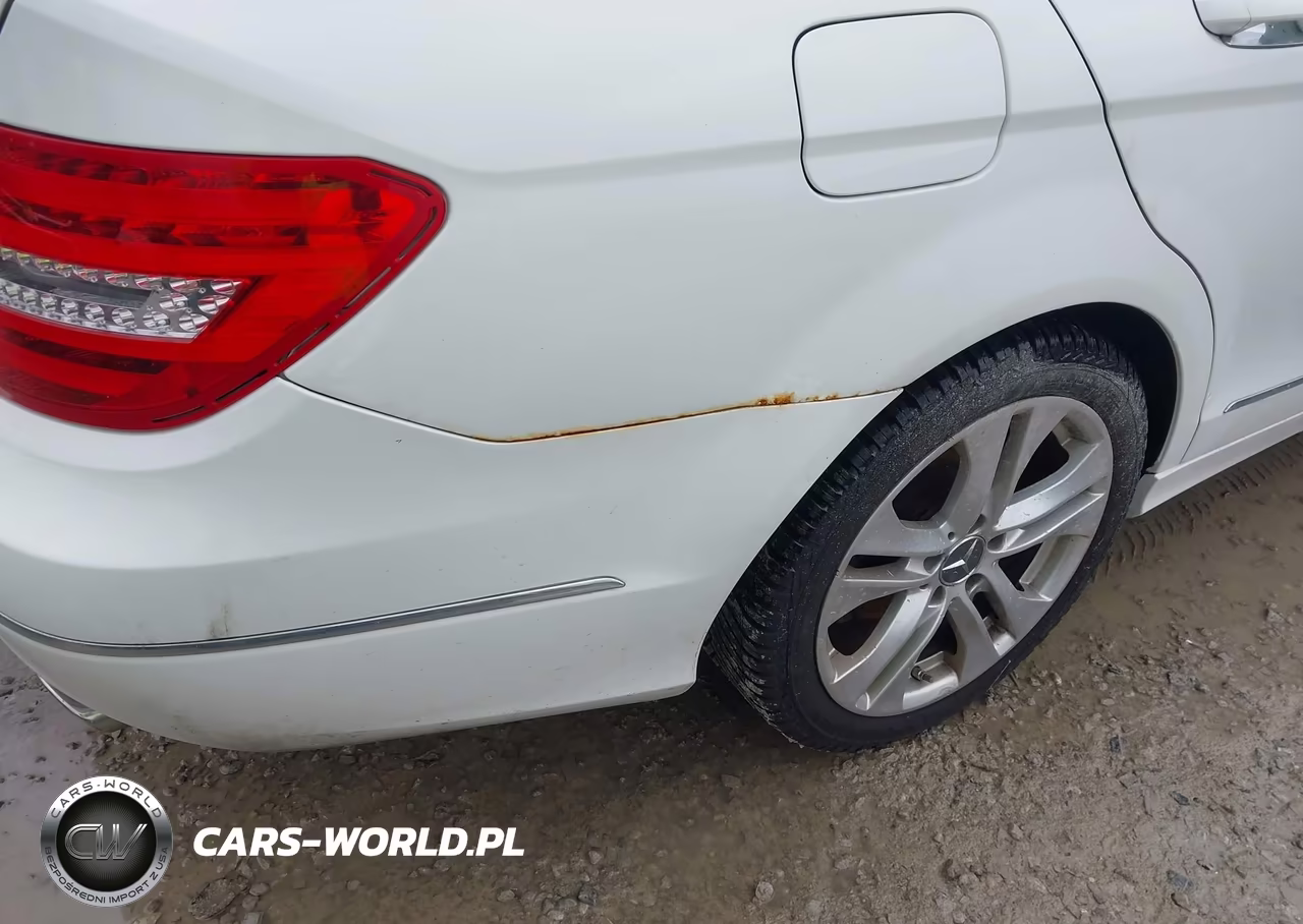 2013 Mercedes-Benz C 300 Luxury 4Matic VIN:WDDGF8AB5DR270652 - 17