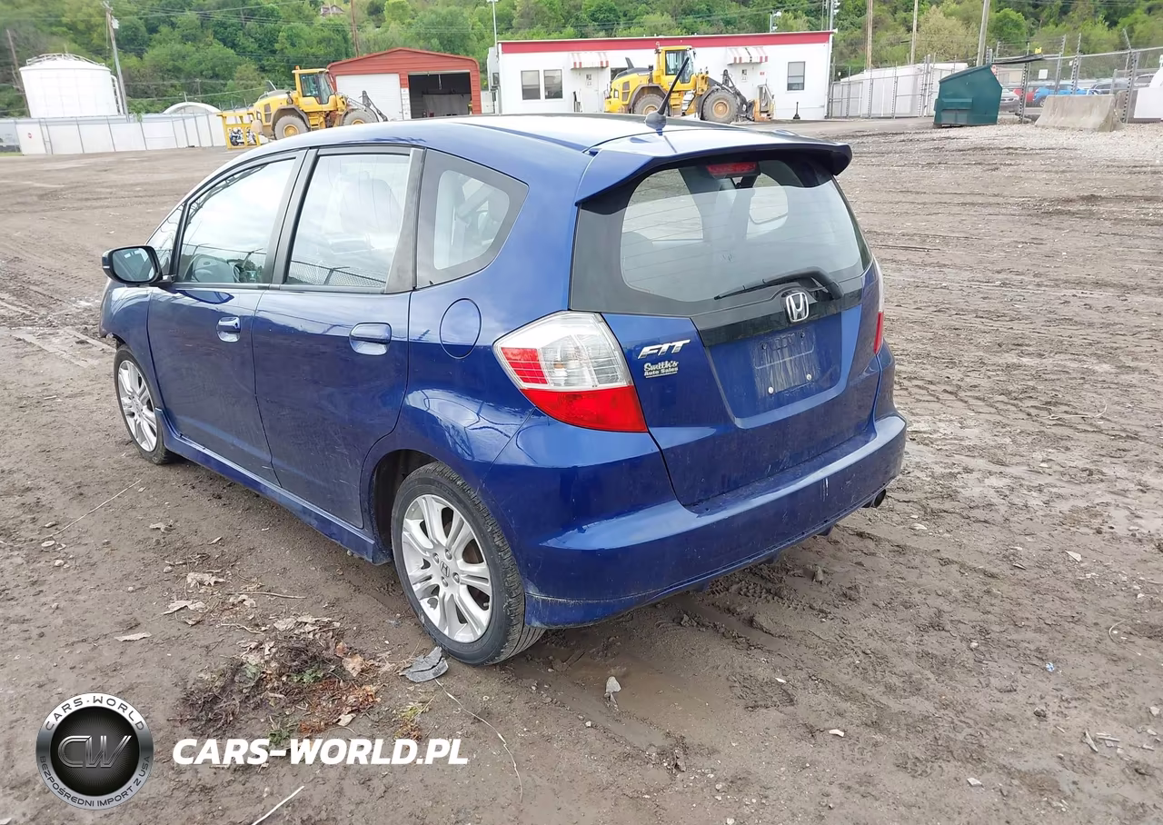 2011 Honda Fit Sport VIN:JHMGE8G55BC005453 - 3
