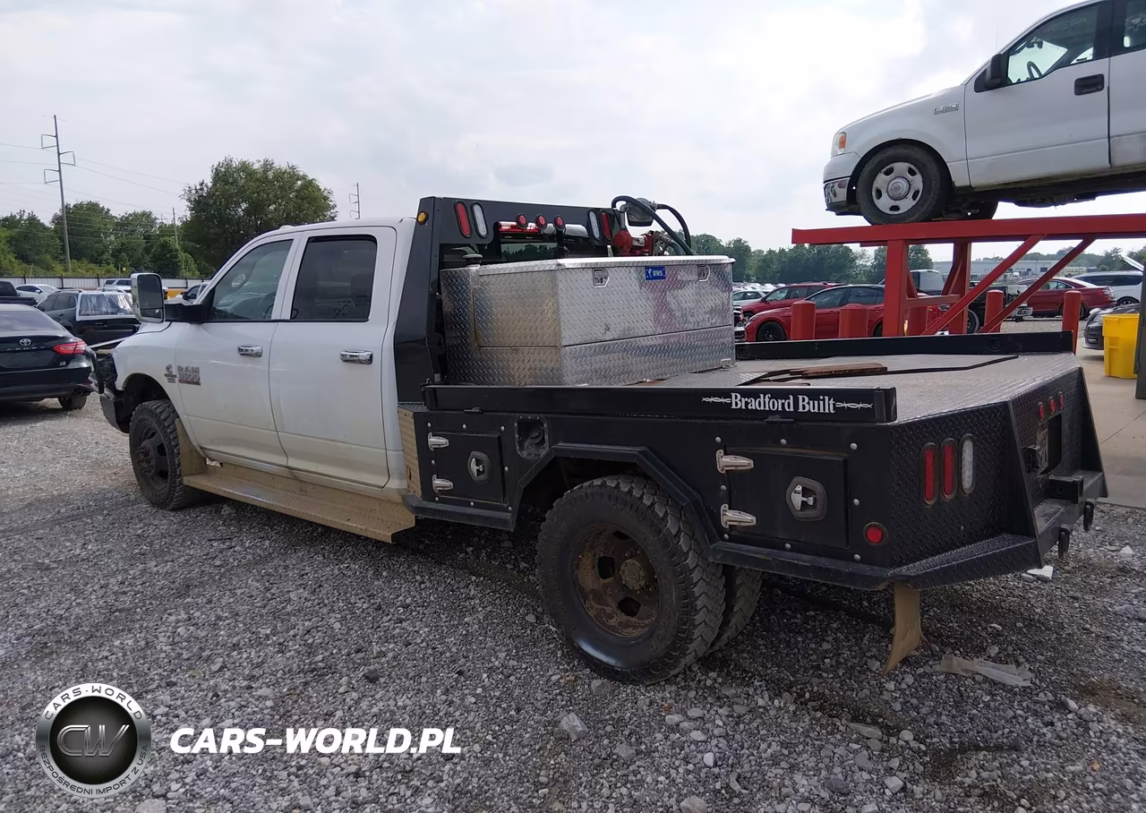 2018 Ram 3500 Tradesman 4X4 8' Box VIN:3C63RRGL3JG143830 - 3