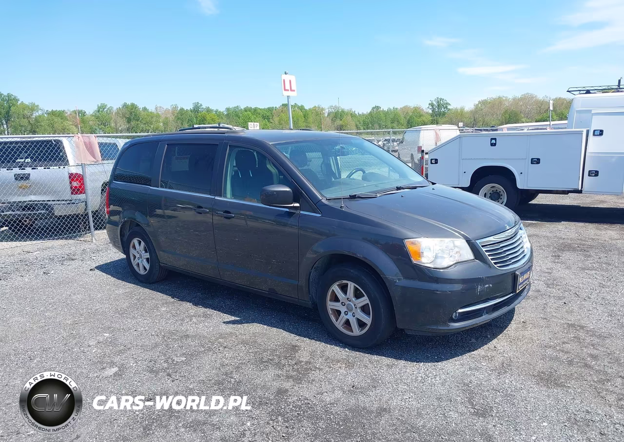 2012 Chrysler Town & Country Touring – zdjęcie 1 z 11