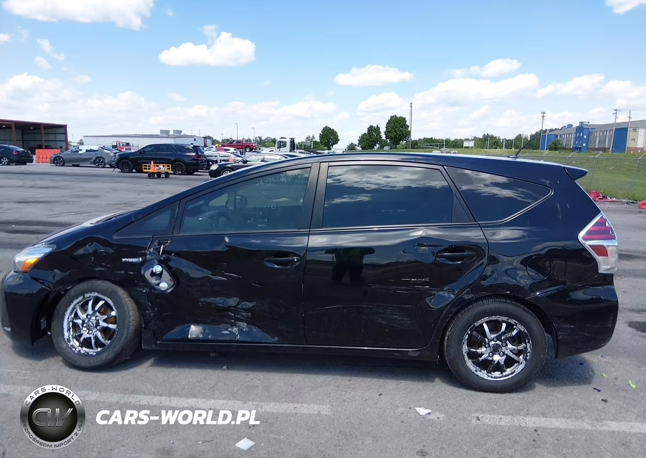 2015 Toyota Prius V Two VIN:JTDZN3EU6FJ024196 - 14