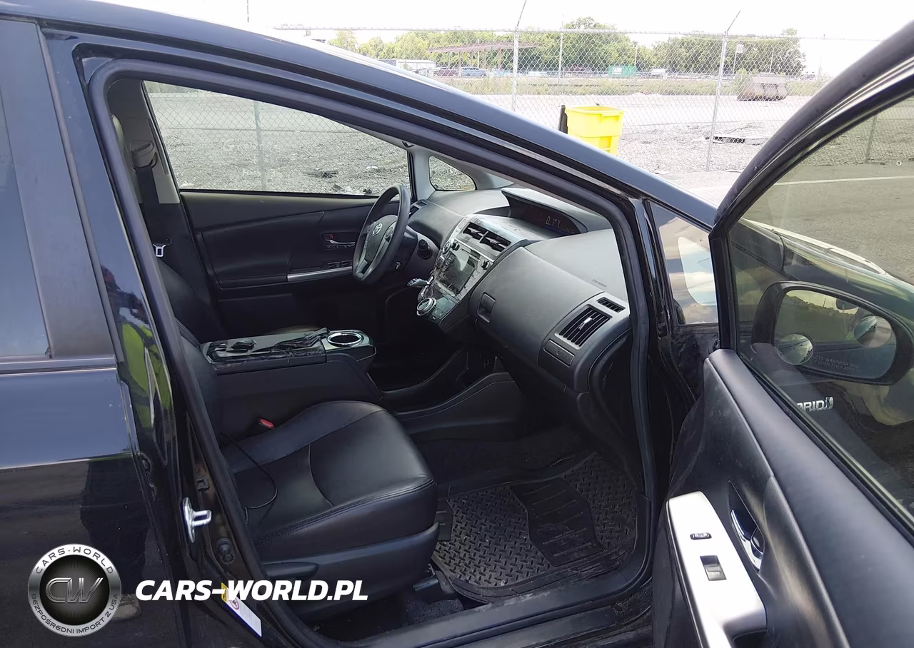 2015 Toyota Prius V Two VIN:JTDZN3EU6FJ024196 - 5