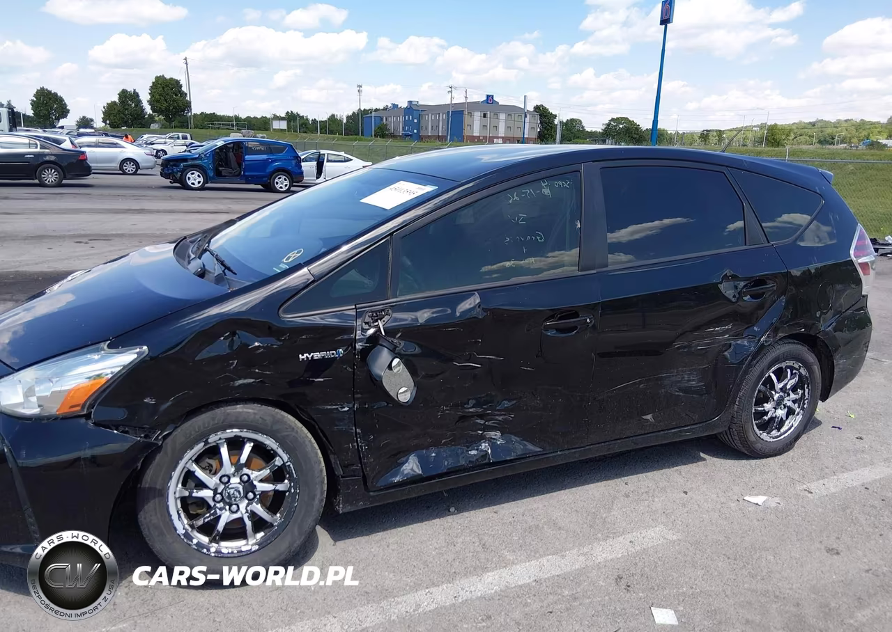 2015 Toyota Prius V Two VIN:JTDZN3EU6FJ024196 - 6