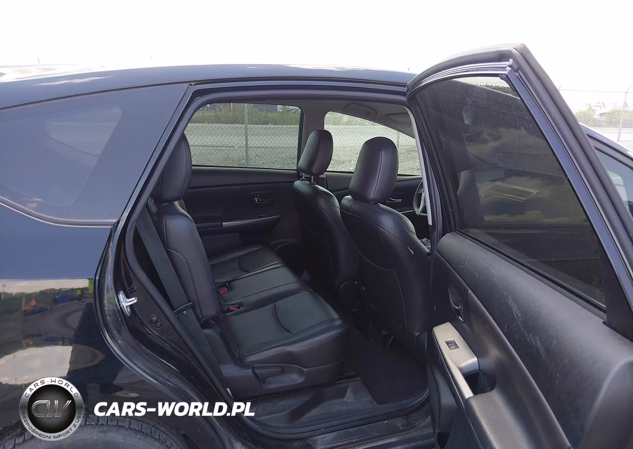 2015 Toyota Prius V Two VIN:JTDZN3EU6FJ024196 - 8