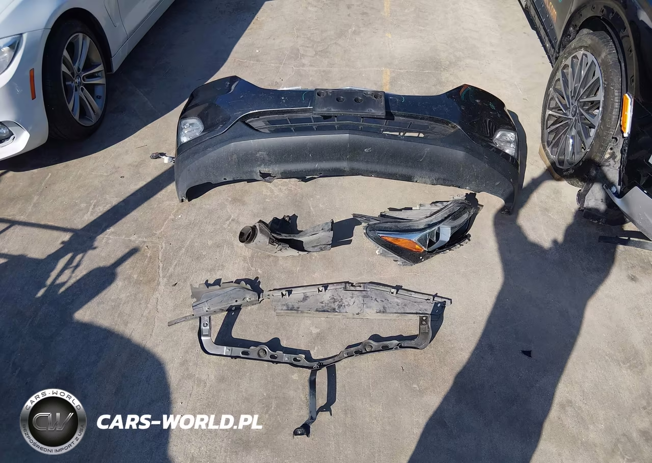 2018 Chevrolet Equinox Premier VIN:2GNAXMEV3J6182790 - 12