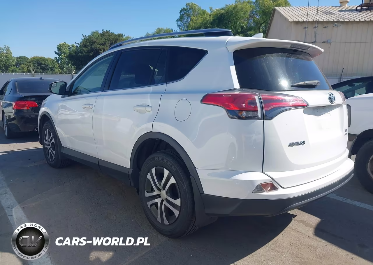 2018 Toyota Rav4 Le VIN:JTMBFREVXJJ719977 - 3