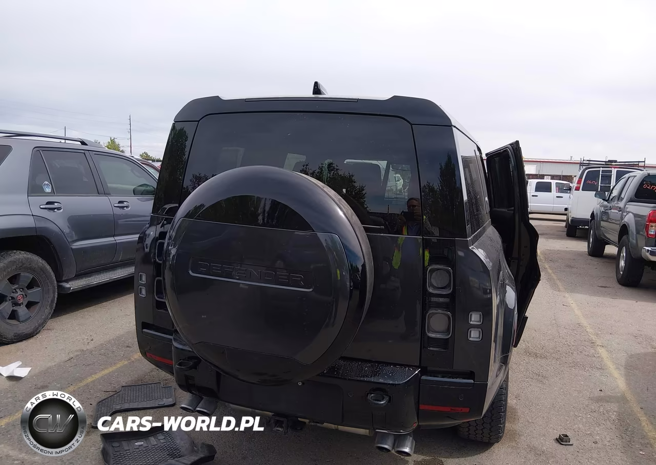 2024 Land Rover Defender 130 P500 V8 VIN:SALEBFFE9R2282834 - 16