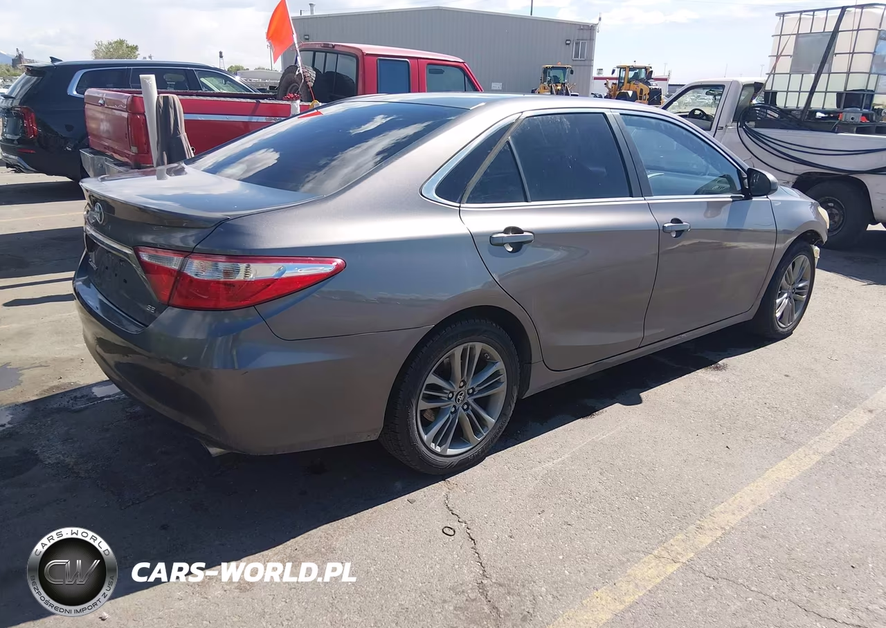 2015 Toyota Camry Se VIN:4T1BF1FK1FU903020 - 4