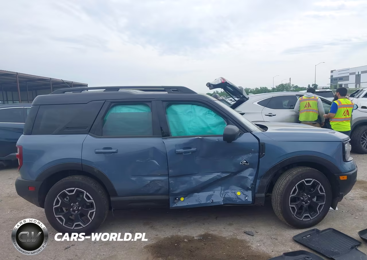 2025 Ford Bronco Sport Outer Banks VIN:3FMCR9CN5SRF49500 - 13