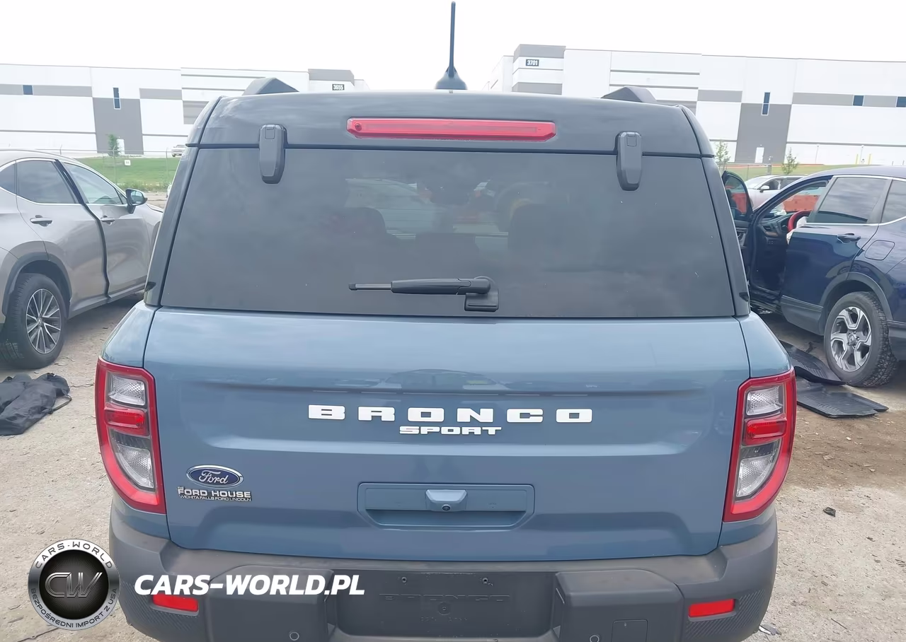2025 Ford Bronco Sport Outer Banks VIN:3FMCR9CN5SRF49500 - 16