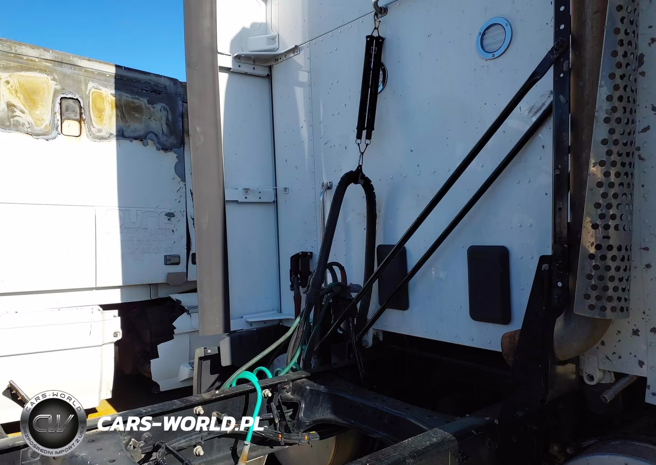 2023 Kenworth T680 VIN:1XKYDP9X7PJ251560 - 11