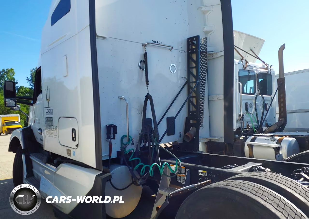 2023 Kenworth T680 VIN:1XKYDP9X7PJ251560 - 16