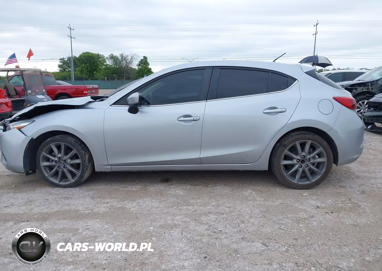 2018 Mazda Mazda3 Touring VIN:3MZBN1L30JM162521 - 14