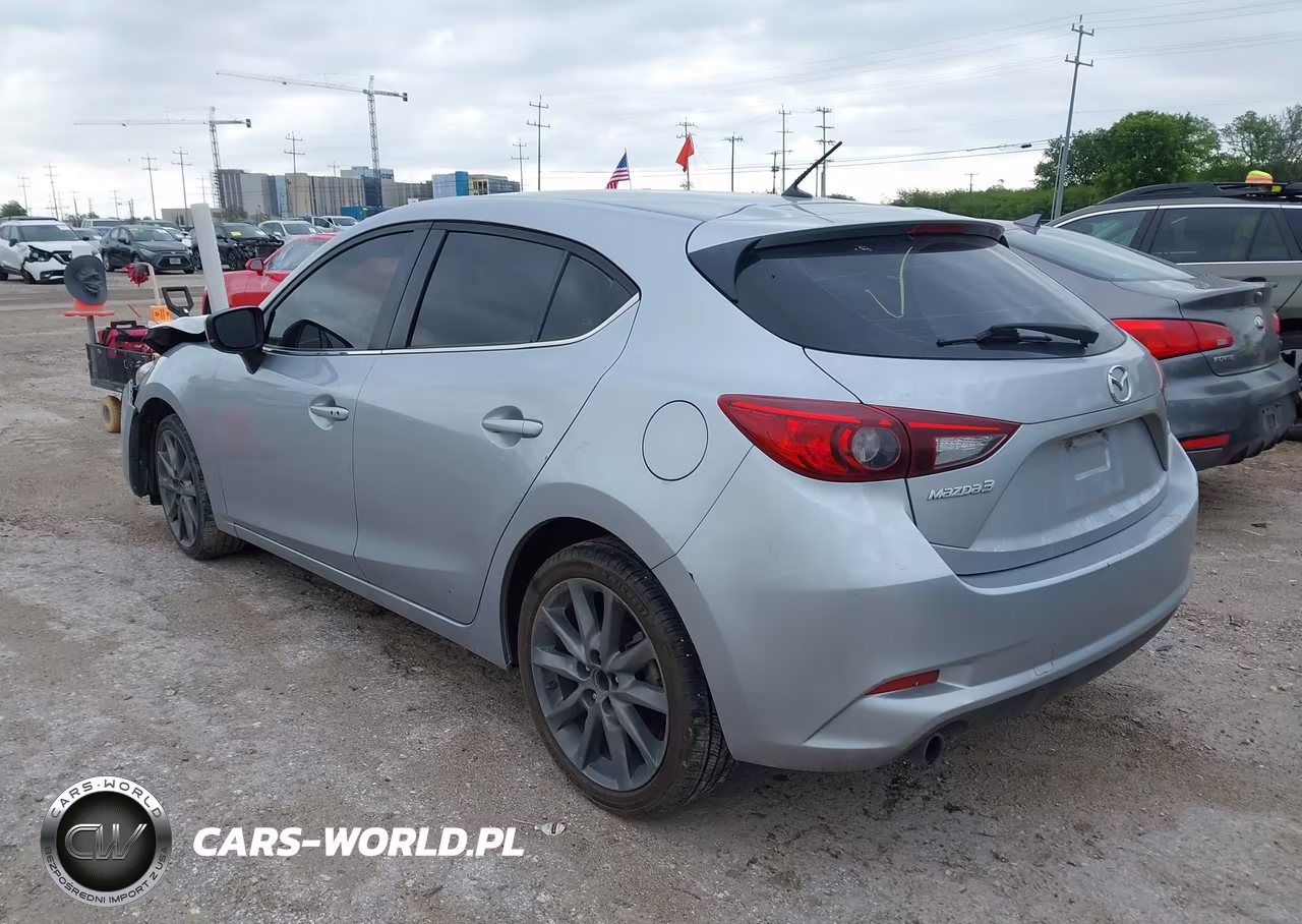 2018 Mazda Mazda3 Touring VIN:3MZBN1L30JM162521 - 3