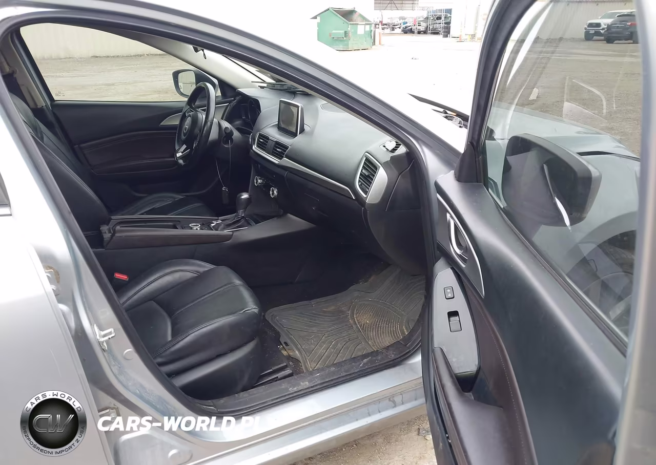 2018 Mazda Mazda3 Touring VIN:3MZBN1L30JM162521 - 5