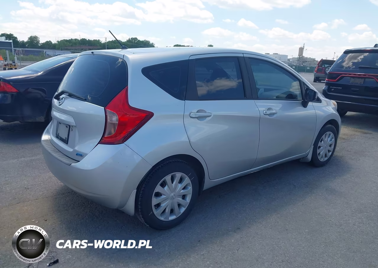 2015 Nissan Versa Note S Plus VIN:3N1CE2CPXFL449140 - 4
