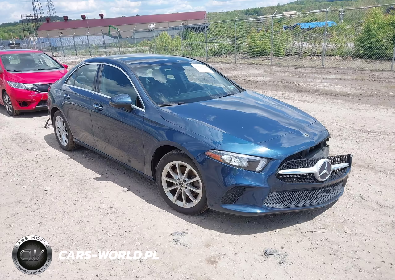 MERCEDES-BENZ A 220 4MAT