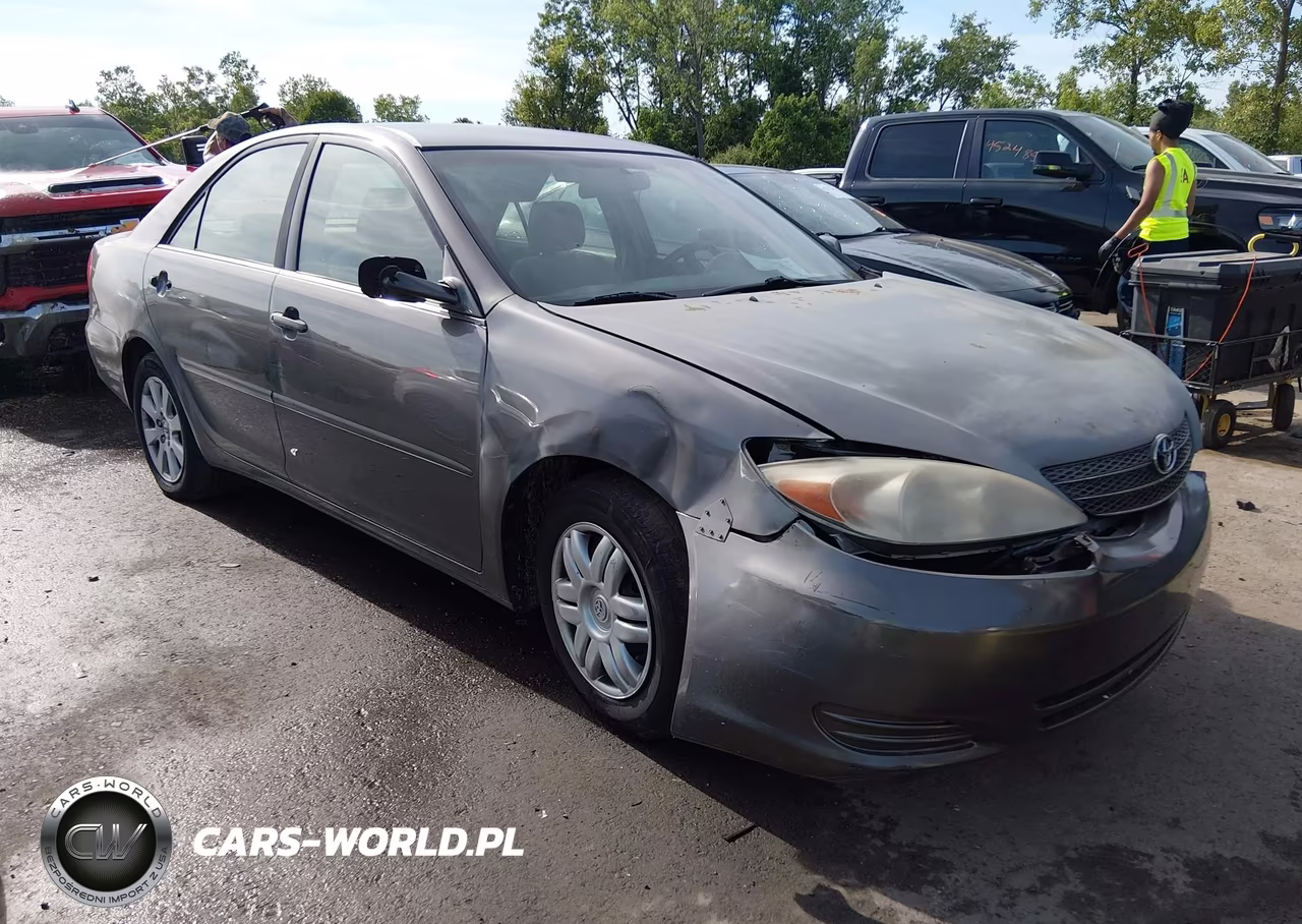 2004 Toyota Camry Le – zdjęcie 1 z 16