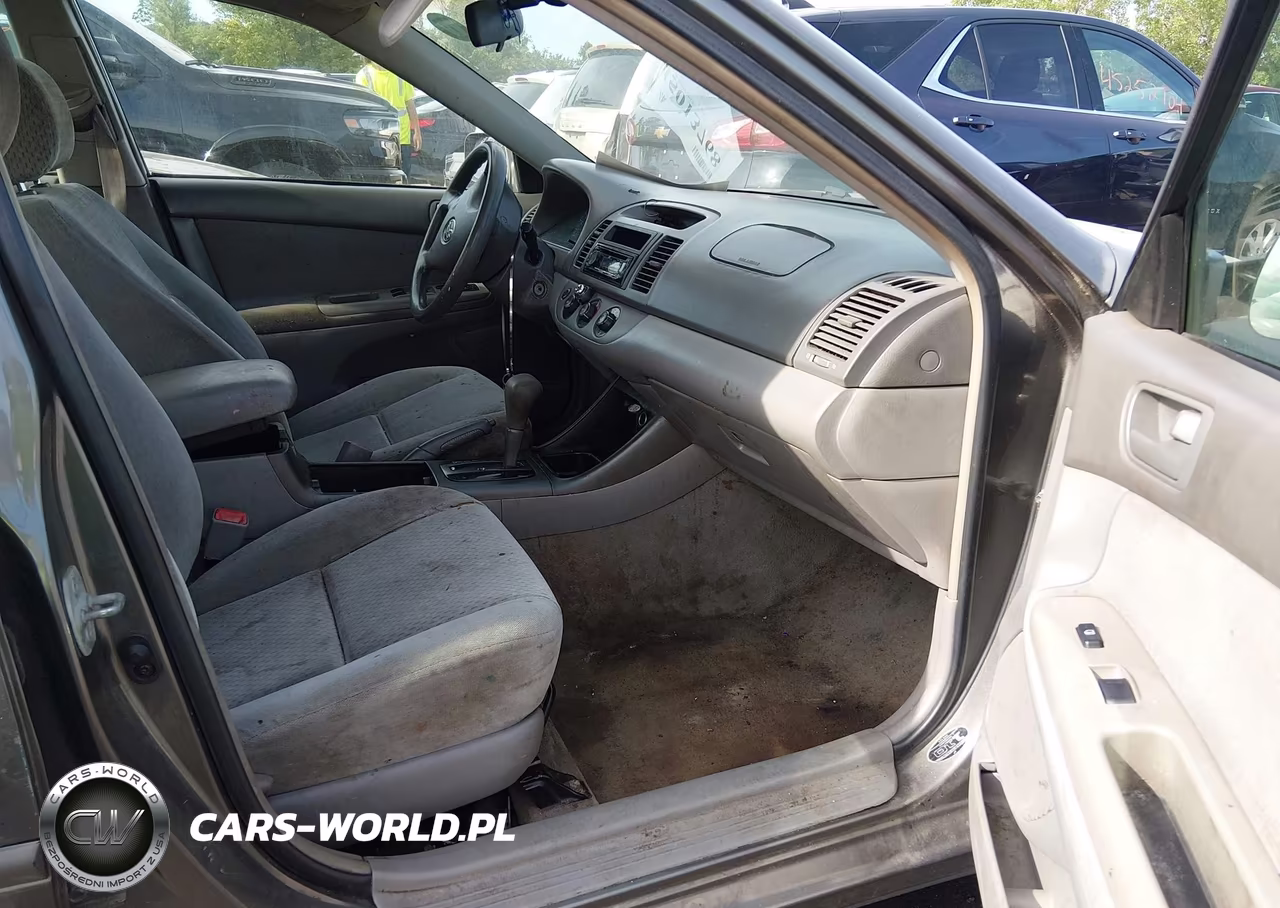 2004 Toyota Camry Le VIN:4T1BE32K34U803454 - 5
