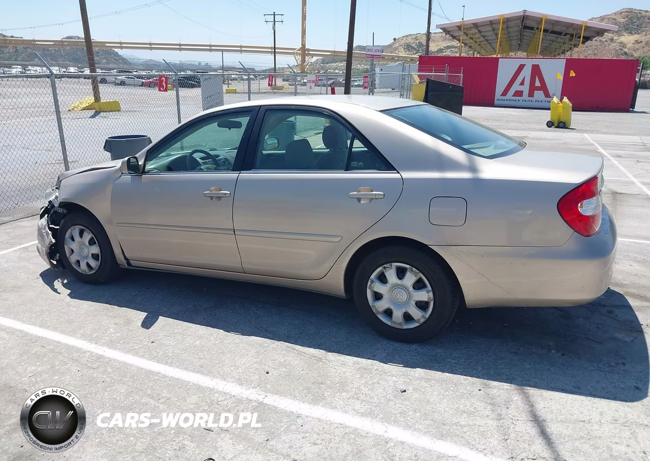 2003 Toyota Camry Le VIN:4T1BE32K73U252329 - 14