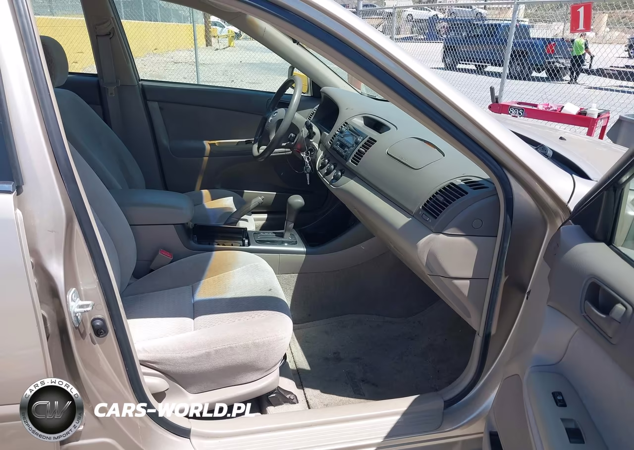 2003 Toyota Camry Le VIN:4T1BE32K73U252329 - 5