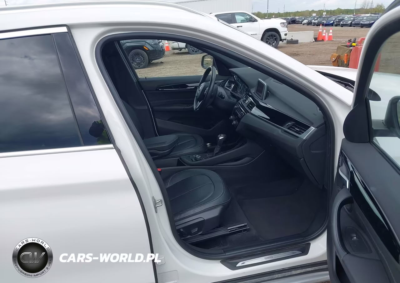 2018 BMW X1 xDrive28I VIN:WBXHT3C38J5K20589 - 5