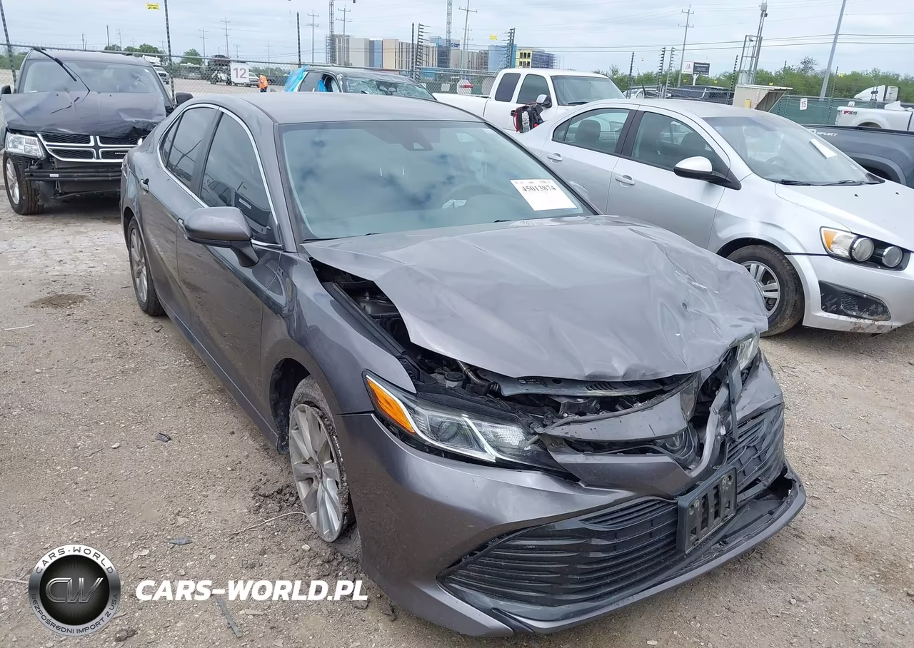 2019 Toyota Camry Le – zdjęcie 1 z 16