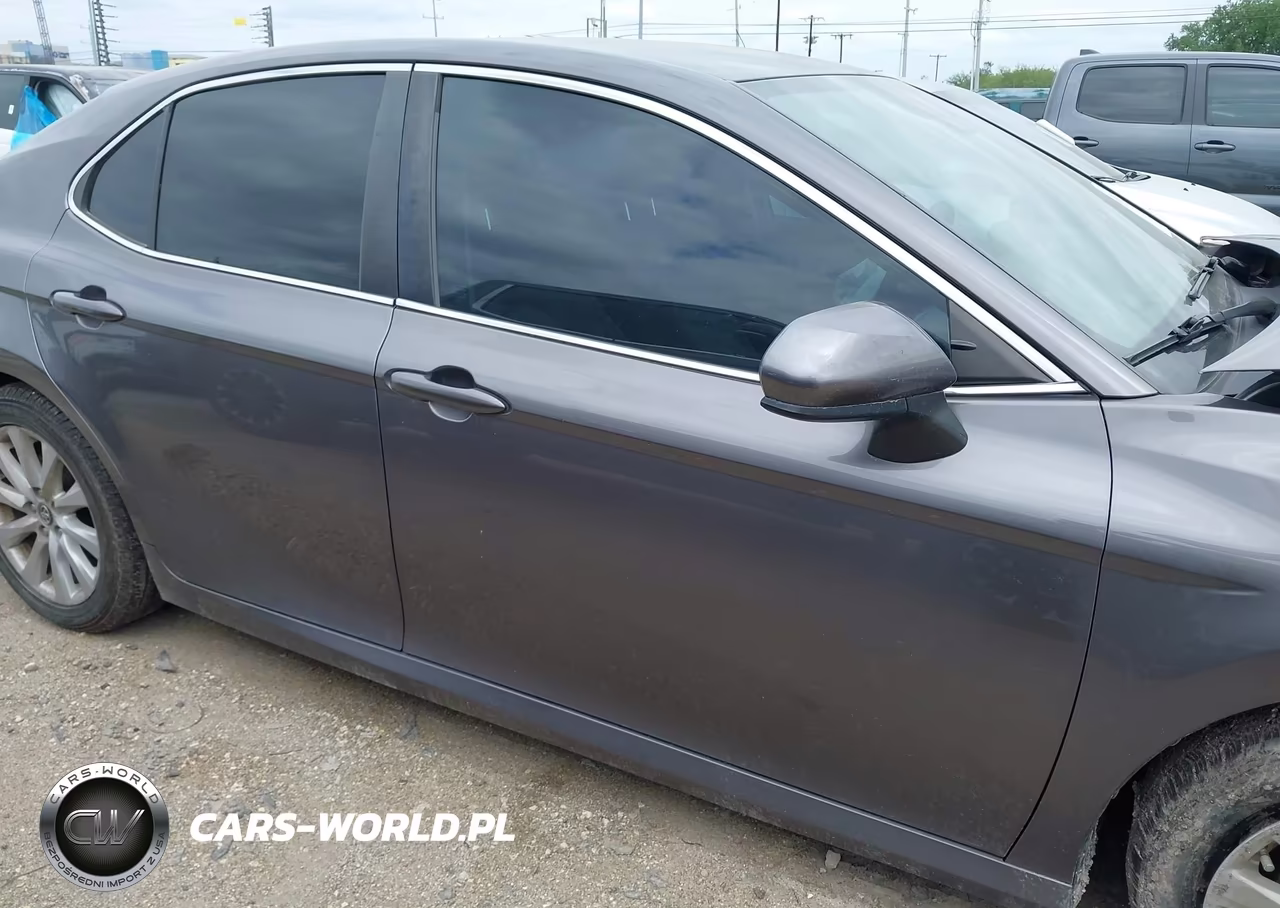 2019 Toyota Camry Le VIN:4T1B11HKXKU679347 - 13