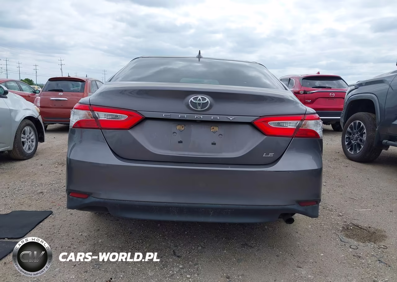 2019 Toyota Camry Le VIN:4T1B11HKXKU679347 - 16
