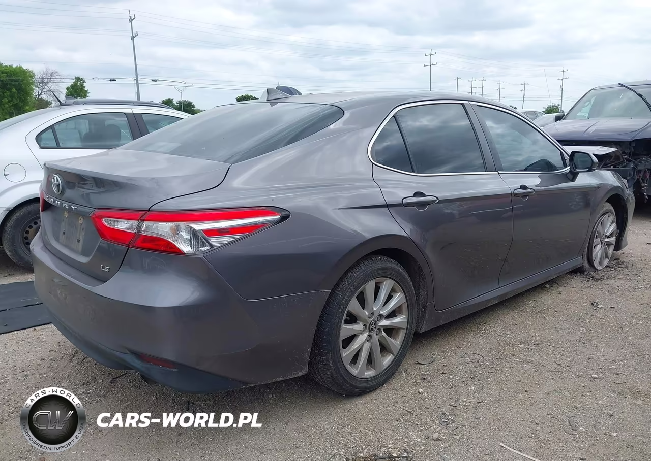 2019 Toyota Camry Le VIN:4T1B11HKXKU679347 - 4