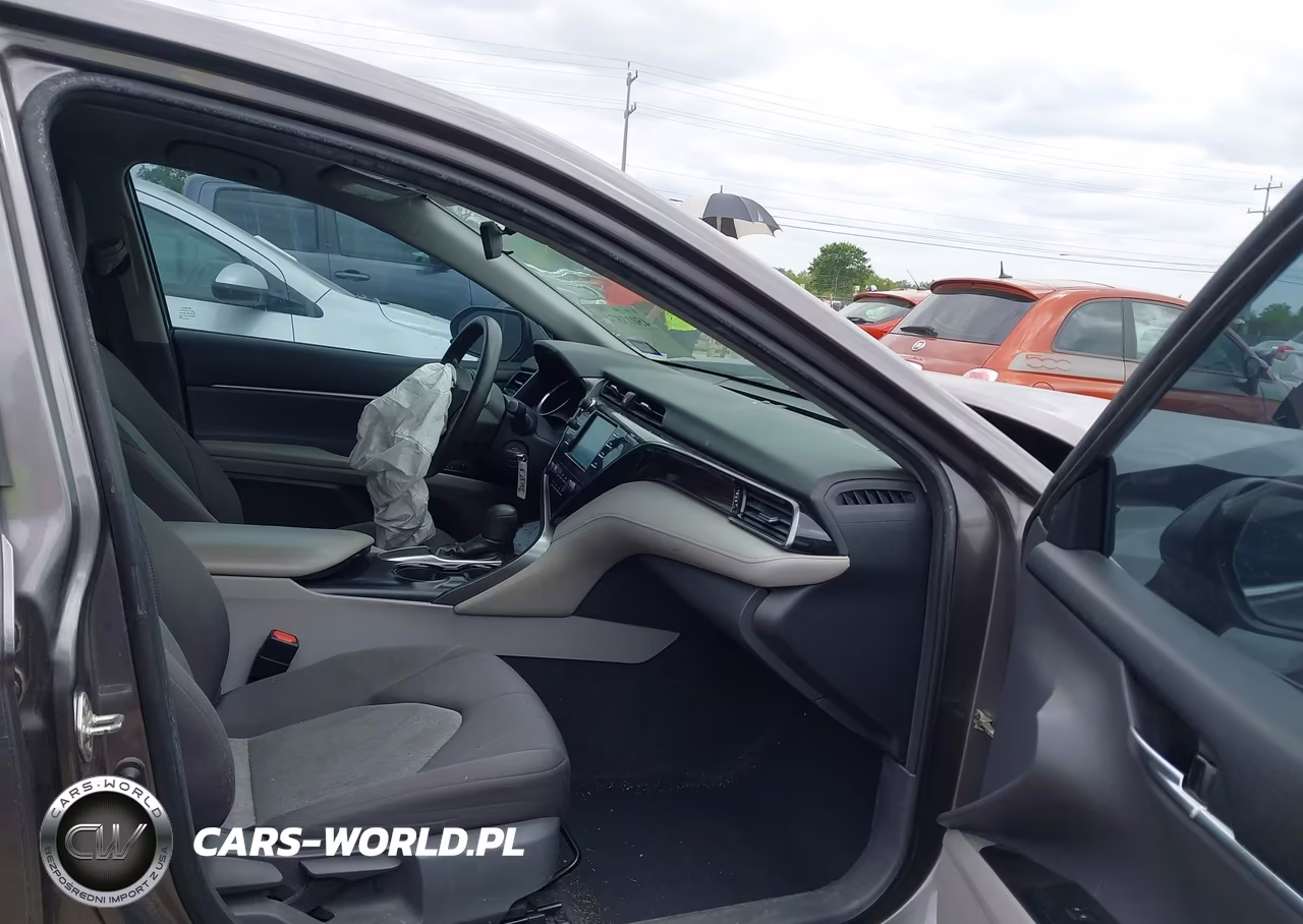 2019 Toyota Camry Le VIN:4T1B11HKXKU679347 - 5