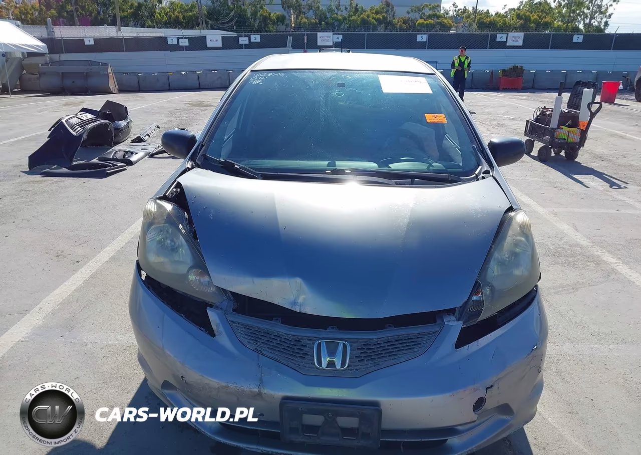 2010 Honda Fit VIN:JHMGE8H21AS006088 - 12