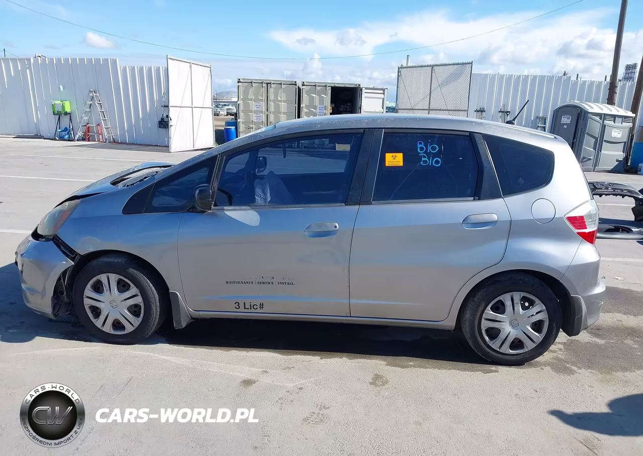2010 Honda Fit VIN:JHMGE8H21AS006088 - 14