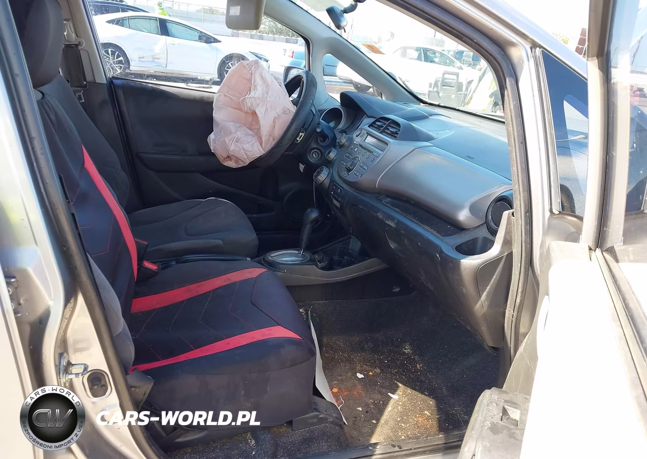 2010 Honda Fit VIN:JHMGE8H21AS006088 - 5