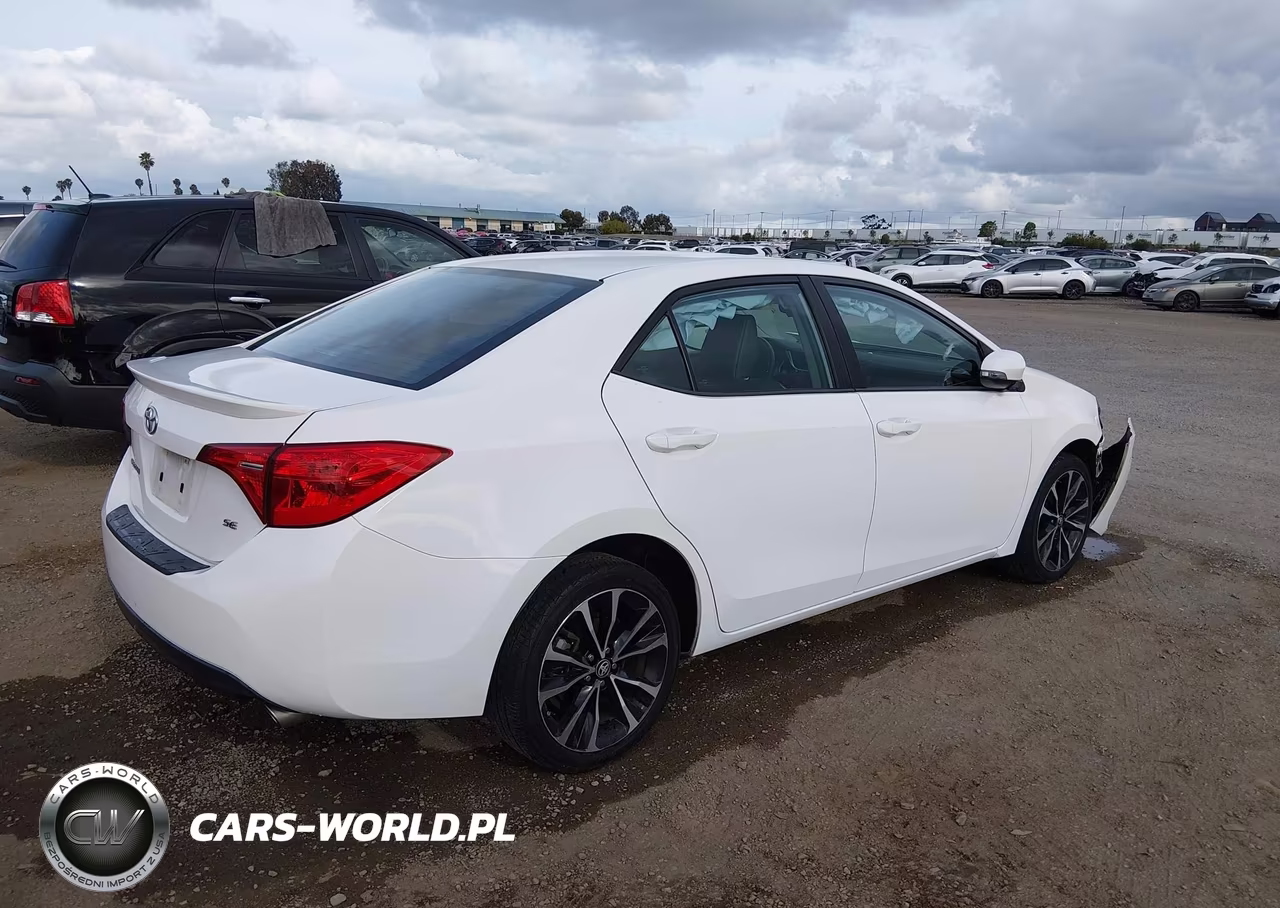 2018 Toyota Corolla Se VIN:5YFBURHEXJP768190 - 4