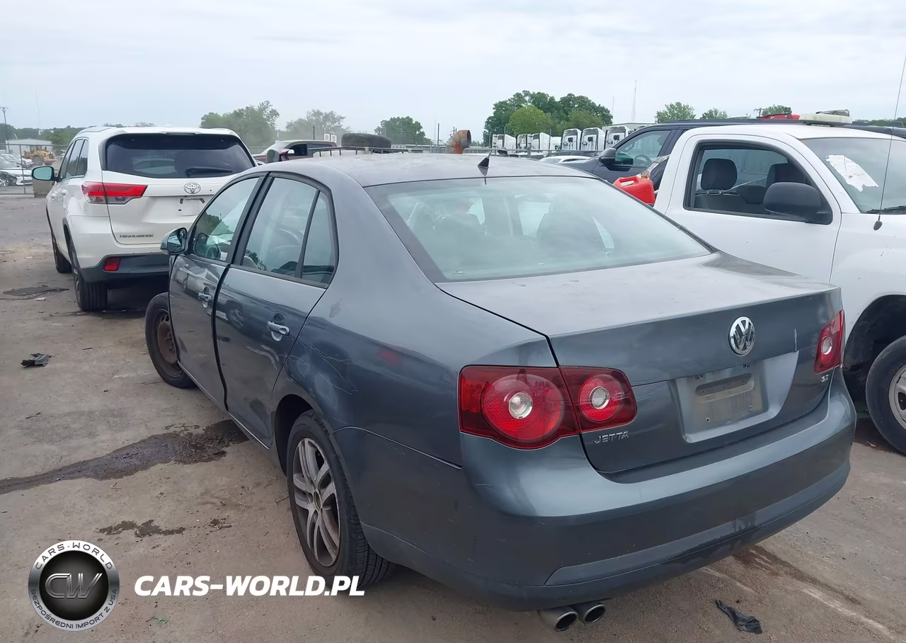 2008 Volkswagen Jetta S VIN:3VWJM71K28M110815 - 3