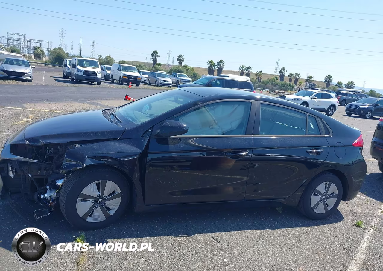 2021 Hyundai Ioniq Hybrid Blue VIN:KMHC65LC5MU245840 - 17